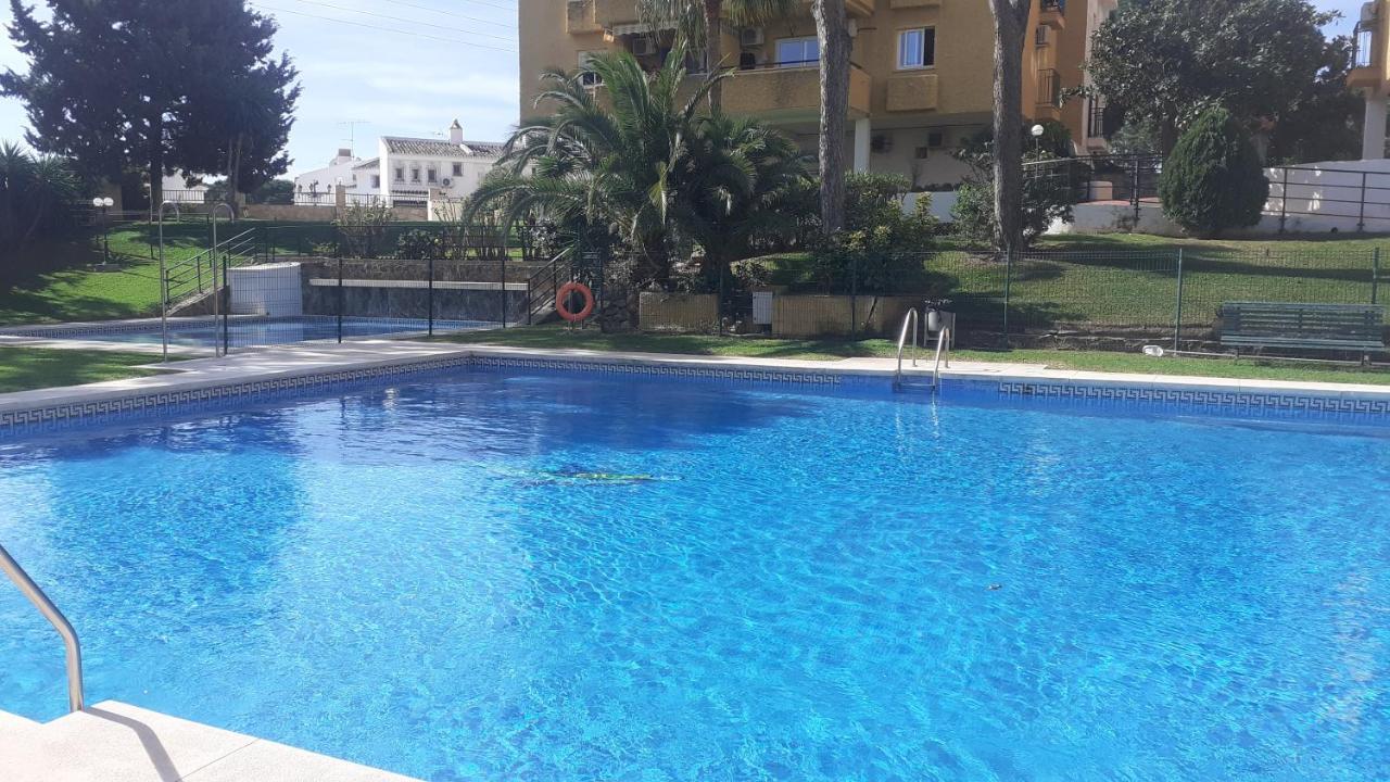 Apartamento- Atico En Mijas Costa , Con Piscina. Sitio de Calahonda Luaran gambar